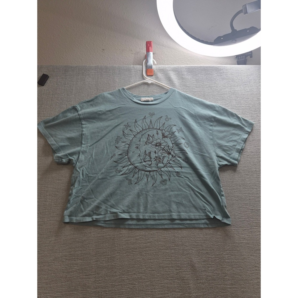 Outlaw T Shirt Women XL Green Celestial Sun Moon Zodiac Graphic Crew Neck Casual
